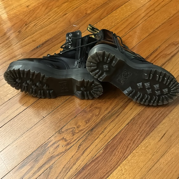 Dr. Martens Black Polished Smooth - Picture 7 of 7